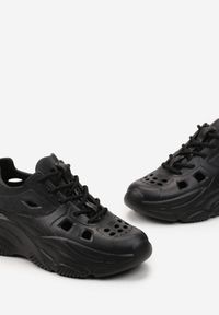 Renee - Czarne Gumowe Sneakersy na Grubej Podeszwie Ozdobione Dziurkami Ojala. Kolor: czarny. Materiał: guma. Wzór: aplikacja #4