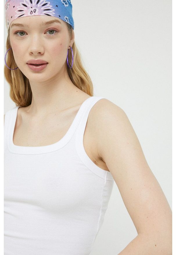 Hollister Co. top damski kolor biały. Kolor: biały. Materiał: materiał, dzianina. Długość rękawa: na ramiączkach
