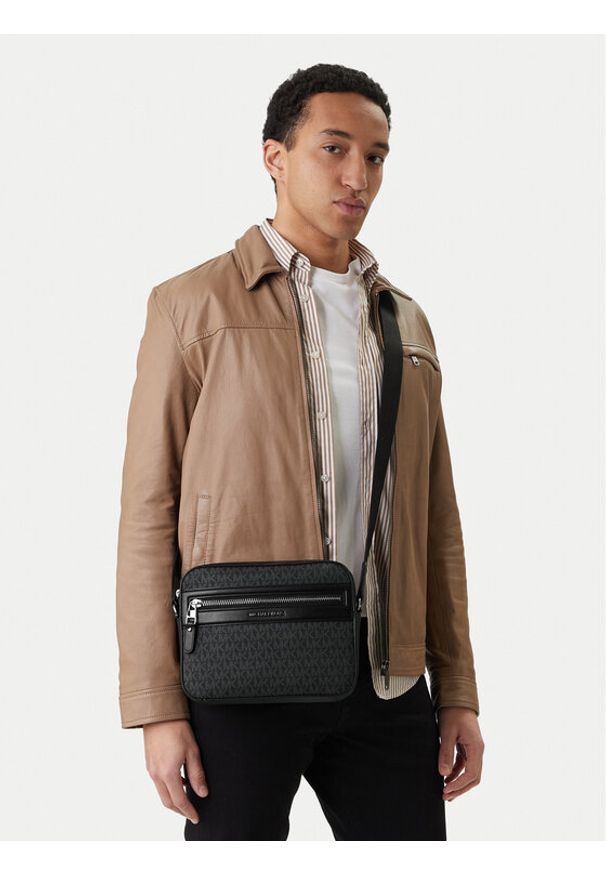 MICHAEL Michael Kors Saszetka 33S6LJSM1B Czarny. Kolor: czarny. Materiał: skóra