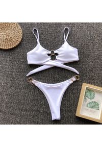 Intica - Bikini plażowe z ozdobnymi kółkami SueElle. Kolor: biały. Materiał: materiał, skóra #1