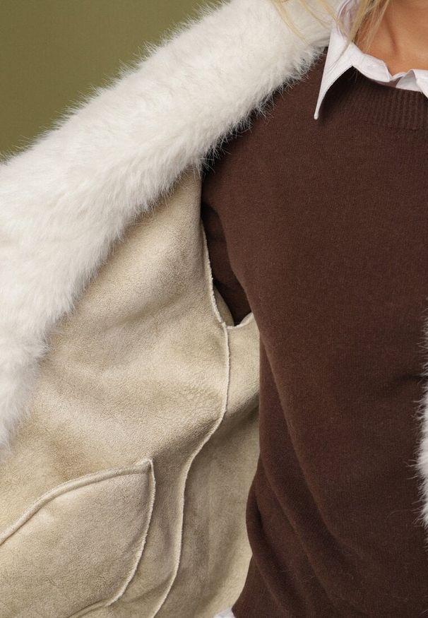 Born2be - Beżowy Płaszcz Futerko o Długim Kroju Otirena. Okazja: na co dzień. Kolor: beżowy. Materiał: futro. Długość: długie. Styl: casual, elegancki