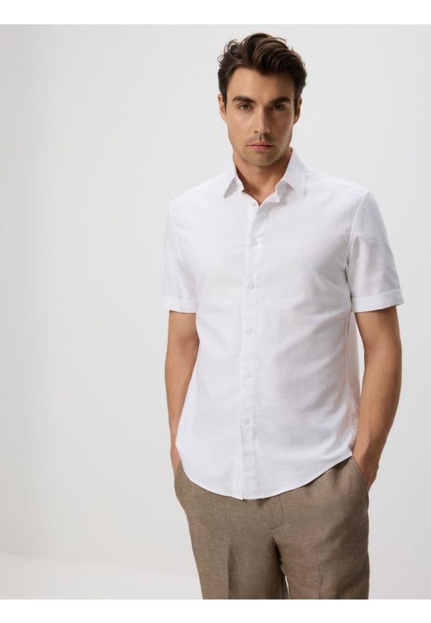 Reserved - Bawełniana koszula regular fit - biały. Kolor: biały. Materiał: bawełna