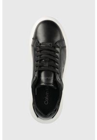 Calvin Klein sneakersy skórzane kolor czarny. Nosek buta: okrągły. Zapięcie: sznurówki. Kolor: czarny. Materiał: skóra. Obcas: na platformie #4