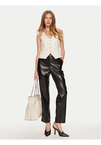 Guess Spodnie z imitacji skóry Lia W4YB18 WF8Q0 Czarny Regular Fit. Kolor: czarny. Materiał: syntetyk