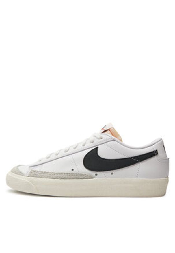 Nike Sneakersy Blazer Low '77 Vntg DA6364 101 Biały. Kolor: biały. Materiał: skóra
