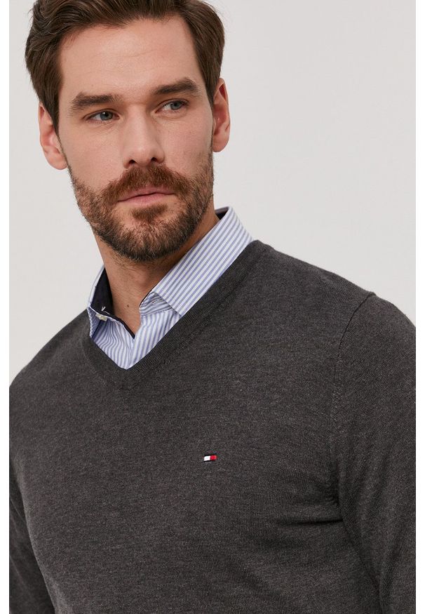 TOMMY HILFIGER - Tommy Hilfiger - Sweter. Okazja: na co dzień. Kolor: szary. Materiał: dzianina. Styl: casual