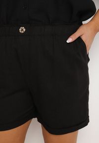 Born2be - Czarne Casualowe Szorty z Lnem z Gumką w Talii Filowena. Okazja: na co dzień. Kolekcja: plus size. Kolor: czarny. Materiał: len. Styl: casual #7