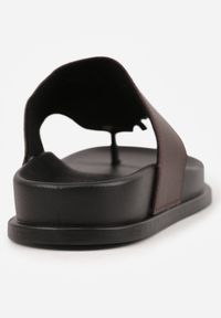 Renee - Brązowe Klapki Japonki z Frędzlami Dalirea. Kolor: brązowy. Materiał: prążkowany. Sezon: lato. Styl: elegancki #5