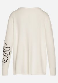 Born2be - Biały Sweter Ozdobiony Haftowanymi Kwiatami Halatusea. Okazja: na co dzień. Kolor: biały. Materiał: jeans. Wzór: kwiaty, aplikacja, haft. Styl: klasyczny, casual #6