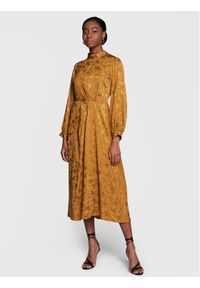 Closet London Sukienka codzienna D8505 Brązowy Regular Fit. Okazja: na co dzień. Kolor: brązowy. Materiał: wiskoza. Typ sukienki: proste. Styl: casual #1