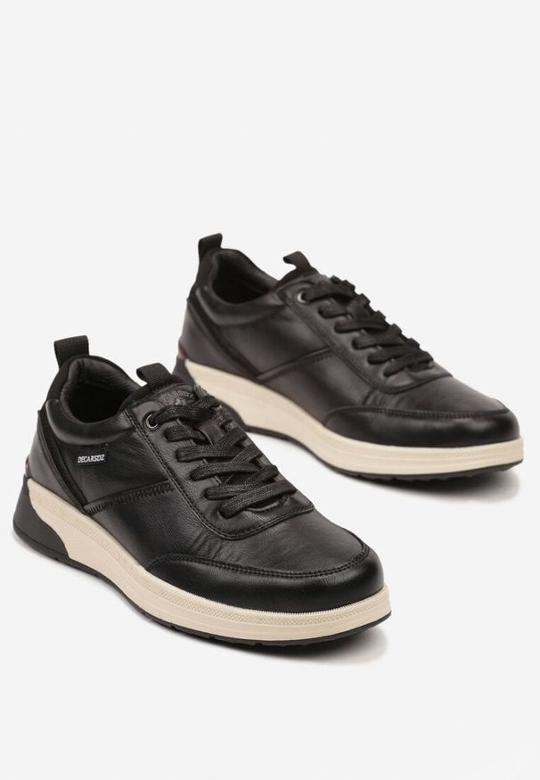 Born2be - Czarne Płaskie Sznurowane Buty Sportowe Ozdobione Napisem Liliasia. Okazja: na co dzień. Zapięcie: sznurówki. Kolor: czarny. Materiał: jeans. Wzór: aplikacja, napisy