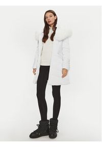 Guess Kurtka zimowa New Oxana W4BL61 WGLZ0 Biały Regular Fit. Kolor: biały. Materiał: syntetyk. Sezon: zima #6
