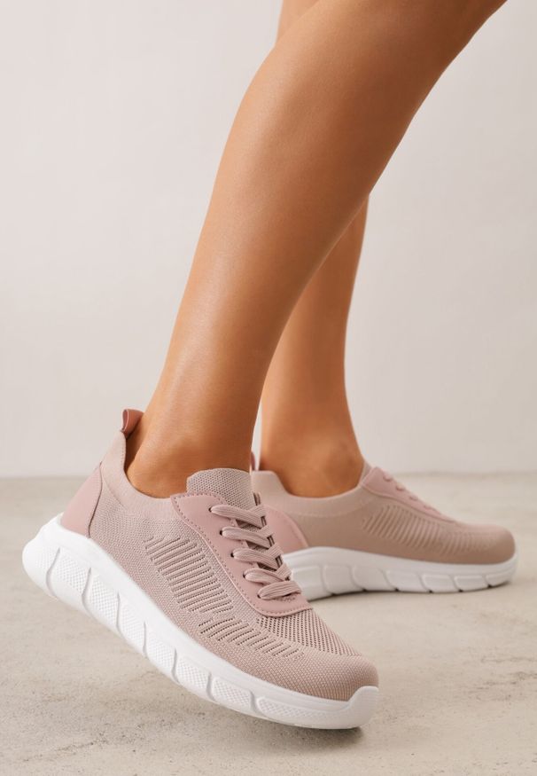 Born2be - Różowe Dzianinowe Sneakersy na Grubej Podeszwie ze Żłobieniami Enolora. Okazja: na co dzień, na spacer. Kolor: różowy. Materiał: dzianina. Szerokość cholewki: normalna. Sport: turystyka piesza, fitness