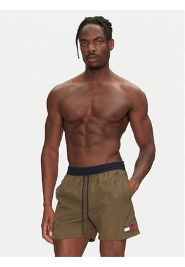 TOMMY HILFIGER - Tommy Hilfiger Szorty kąpielowe UM0UM03455 Khaki Regular Fit. Kolor: brązowy. Materiał: syntetyk