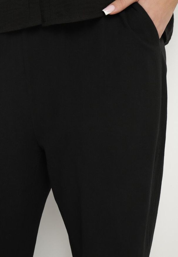 Born2be - Czarne Klasyczne Spodnie Bawełniane z Gumką w Pasie Olozi. Okazja: na co dzień. Kolekcja: plus size. Kolor: czarny. Materiał: bawełna. Styl: klasyczny