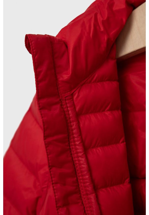 Polo Ralph Lauren Kurtka dziecięca kolor czerwony. Okazja: na co dzień. Typ kołnierza: polo. Kolor: czerwony. Materiał: puch, włókno, materiał. Styl: casual