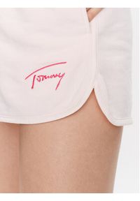 Tommy Jeans Szorty sportowe Dip Dye Signature DW0DW15382 Różowy Regular Fit. Kolor: różowy. Materiał: bawełna