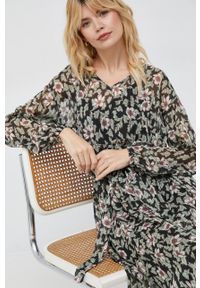 Vero Moda sukienka kolor czarny midi rozkloszowana. Kolor: czarny. Typ sukienki: rozkloszowane. Długość: midi #1
