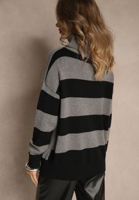 Renee - Czarno-Szary Golf w Geometryczny Wzór w Paski Rallessia. Okazja: na co dzień. Typ kołnierza: golf. Kolor: czarny. Materiał: satyna, jeans. Wzór: paski, geometria. Styl: casual, elegancki #5