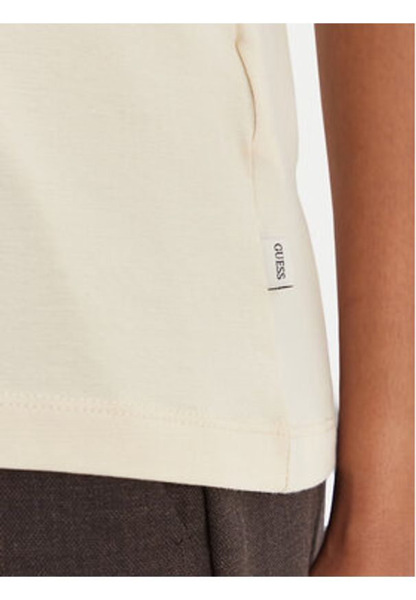 Guess Jeans T-Shirt W4YI10 J1314 Beżowy Regular Fit. Kolor: beżowy. Materiał: bawełna