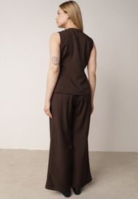 Born2be - Brązowy Komplet Garniturowy z Bawełną Kamizelka i Szerokie Spodnie Sererissa. Kolor: brązowy. Materiał: bawełna #2