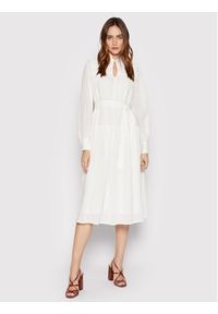 Selected Femme Sukienka codzienna Maxa 16083837 Biały Relaxed Fit. Okazja: na co dzień. Kolor: biały. Materiał: bawełna, wiskoza. Typ sukienki: proste. Styl: casual