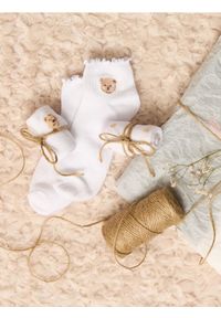 Sinsay - Prążkowane skarpetki z bawełną 3 pack - biały. Kolor: biały. Materiał: bawełna, prążkowany