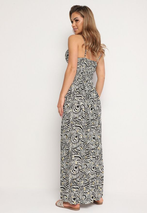 Born2be - Czarno-Biała Bawełniana Sukienka na Regulowanych Ramiączkach z Kopertowym Dekoltem Desvima. Okazja: na co dzień. Kolor: czarny. Materiał: bawełna. Długość rękawa: na ramiączkach. Wzór: nadruk. Sezon: lato. Typ sukienki: kopertowe. Styl: klasyczny, casual, elegancki