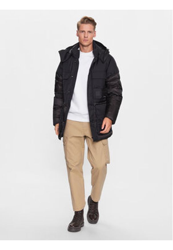 C.P. Company Parka Dynatec 13CMOW036A 006352M Czarny Regular Fit. Kolor: czarny. Materiał: syntetyk