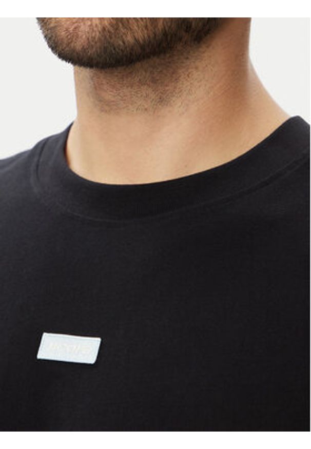 Jack & Jones T-Shirt Club Badge 12295036 Czarny Regular Fit. Kolor: czarny. Materiał: bawełna
