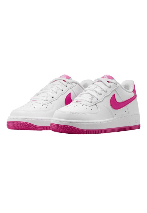 Nike - Damskie Skórzane Buty Sportowe Air Force 1. Kolor: różowy, biały, wielokolorowy. Materiał: skóra. Sezon: zima. Styl: sportowy