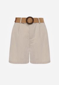 Renee - Beżowe Szorty Casual z Wiskozą High Waist Ozdobione Paskiem z Plecionki Kailee. Okazja: na co dzień. Stan: podwyższony. Kolor: beżowy. Materiał: wiskoza. Wzór: aplikacja. Styl: casual #7