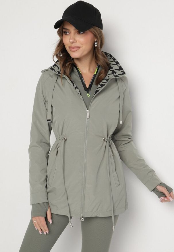 Born2be - Ciemnozielona Kurtka Parka Ściągana w Pasie Aridra. Okazja: na spacer, na co dzień. Kolor: zielony. Materiał: jeans. Styl: casual, elegancki