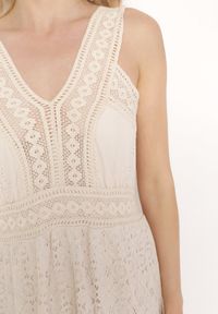 Born2be - Beżowa Koronkowa Sukienka na Szerokich Ramiączkach z Falbanką Disella. Okazja: na spacer. Kolor: beżowy. Materiał: koronka. Długość rękawa: na ramiączkach. Styl: elegancki #7