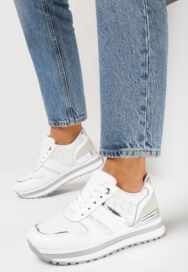 Born2be - Białe Sznurowane Sneakersy na Piankowej Podeszwie z Błyszczącymi Wstawkami Telise. Okazja: na co dzień. Kolor: biały. Materiał: materiał. Wzór: nadruk