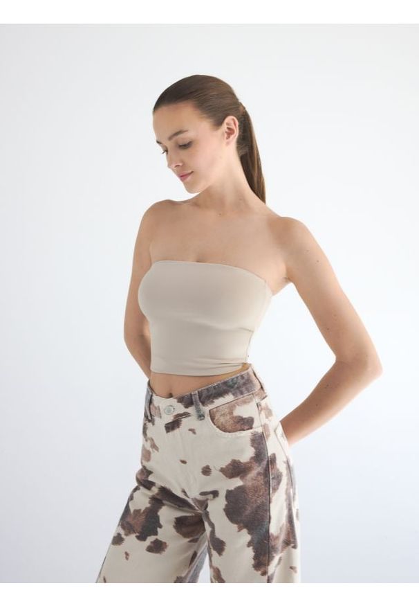 Reserved - Top bandeau - beżowy. Kolor: beżowy. Materiał: dzianina. Wzór: gładki