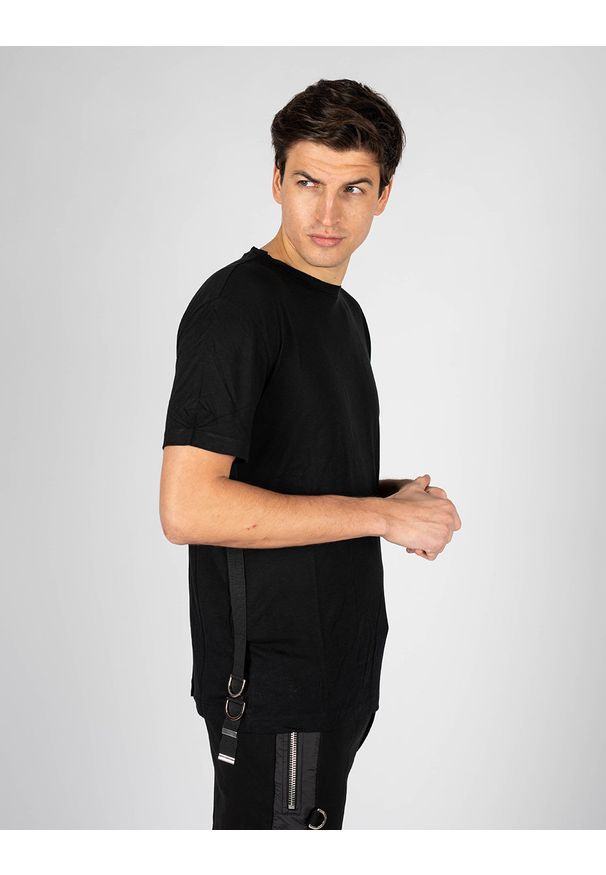 Les Hommes T-shirt "Regular" | LKT144 740U | Relaxed Fit Lyocell T-Shirt | Mężczyzna | Czarny. Okazja: na co dzień. Kolor: czarny. Materiał: jedwab, wiskoza. Wzór: aplikacja. Styl: casual