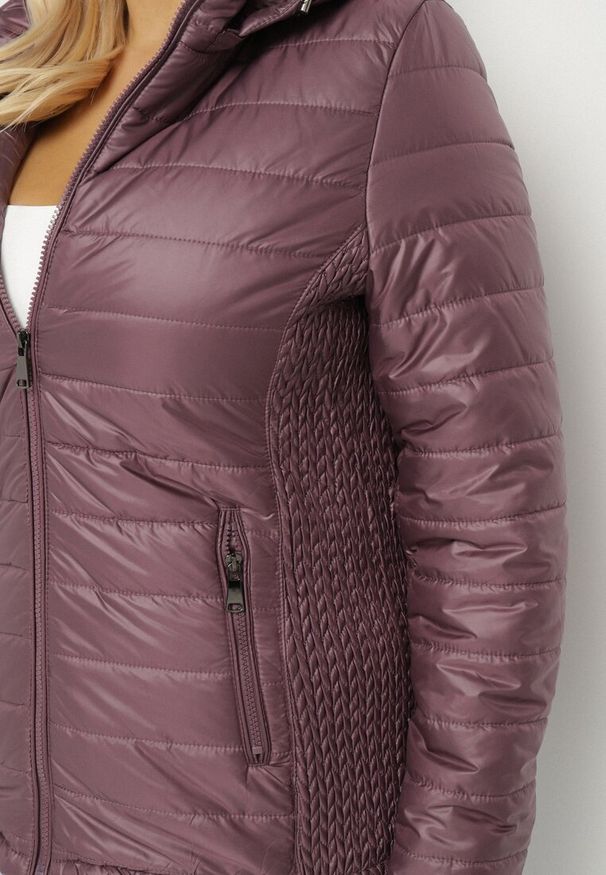 Born2be - Fioletowa Pikowana Kurtka z Opinanym Kapturem i Wstawkami z Gumek Terilinde. Okazja: na co dzień. Kolor: fioletowy. Styl: elegancki, casual
