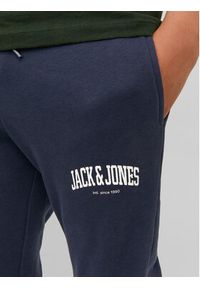 Jack&Jones Junior Spodnie dresowe 12237403 Granatowy Slim Fit. Kolor: niebieski. Materiał: syntetyk, dresówka, bawełna #5
