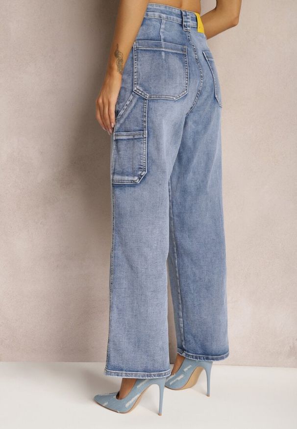 Renee - Jasnoniebieskie Jeansy High Waist o Kroju Palazzo z Szerokimi Nogawkami Xavina. Okazja: do pracy. Stan: podwyższony. Kolor: niebieski. Styl: elegancki