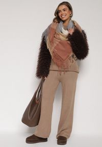 Born2be - Beżowy Szalik Bellaern. Kolor: beżowy. Materiał: bawełna, wiskoza, tkanina, futro. Styl: elegancki #3