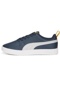 Buty do chodzenia dla dzieci Puma Rickie JR. Zapięcie: sznurówki. Kolor: biały, wielokolorowy, niebieski. Materiał: materiał, skóra. Szerokość cholewki: normalna. Sport: turystyka piesza