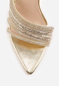 Renee - Złote Cyrkoniowe Klapki na Szpilce z Noskiem w Szpic Megenia. Kolor: złoty. Materiał: satyna. Wzór: aplikacja. Obcas: na szpilce. Wysokość obcasa: średni #9