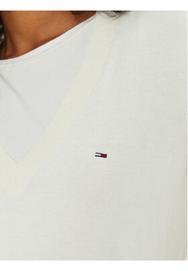 Tommy Jeans Sweter Tjw Essential DW0DW18670 Écru Regular Fit. Materiał: bawełna