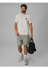 4f - 4F T-shirt regular z nadrukiem męski - beżowy M. Okazja: na co dzień. Kolor: beżowy. Materiał: bawełna, dzianina. Wzór: nadruk. Styl: casual #2