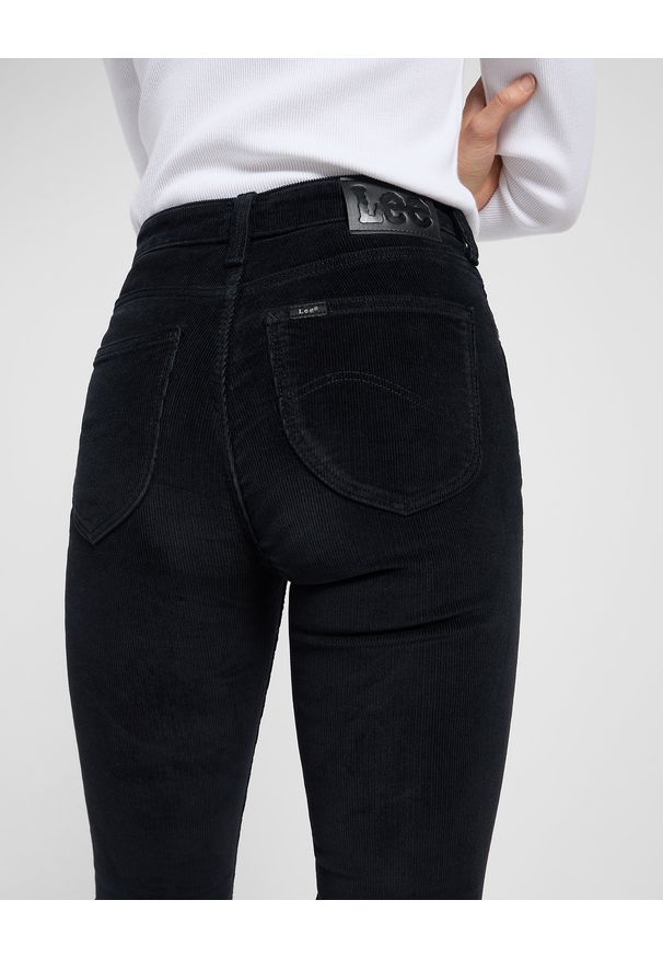 Lee - DAMSKIE SPODNIE MATERIAŁOWE LEE BREESE BOOT BLACK 112370934