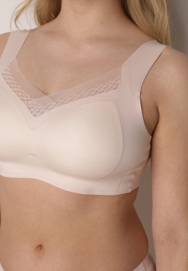 Born2be - Beżowy Biustonosz Sportowy z Siateczką i Usztywnionymi Miseczkami Zerirae. Kolor: beżowy. Rodzaj stanika: wyciągane miseczki