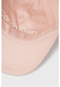 Calvin Klein czapka kolor beżowy wzorzysta. Kolor: różowy. Materiał: bawełna