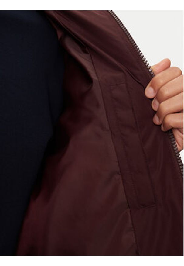 Lee Kurtka puchowa 112355679 Fioletowy Regular Fit. Kolor: fioletowy. Materiał: syntetyk