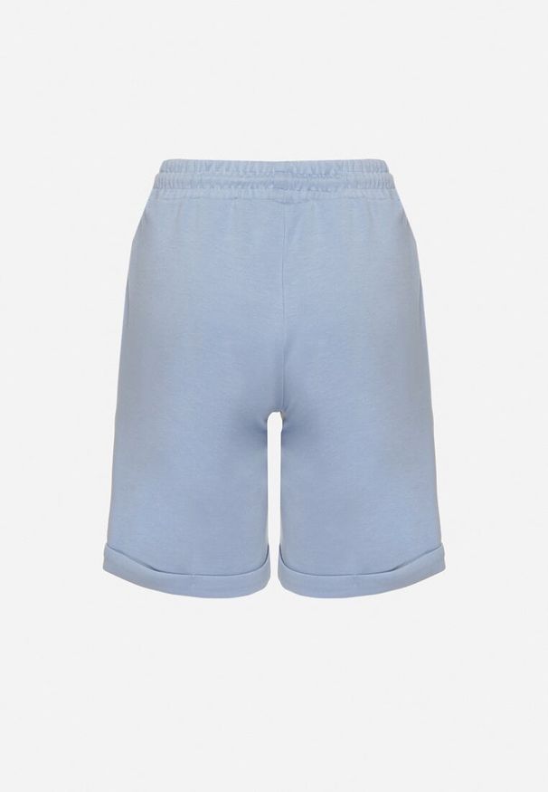 Born2be - Jasnoniebieskie Klasyczne Szorty z Gumką w Pasie i Wsuwanymi Kieszeniami Cadenzara. Okazja: na imprezę, na co dzień. Kolor: niebieski. Sezon: lato. Styl: klasyczny